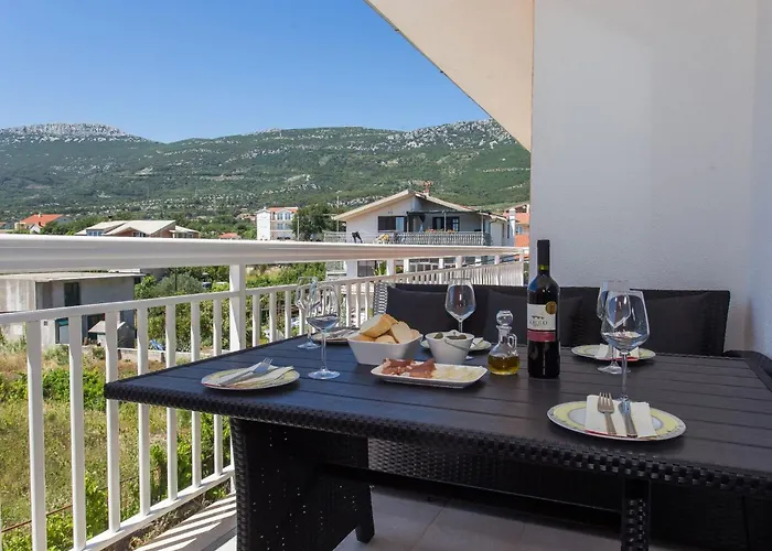 Moderne Ap- 2 Mit Pool Und Grill In Der Naehe Von Split Und Trogir By Interhome * Kaštela