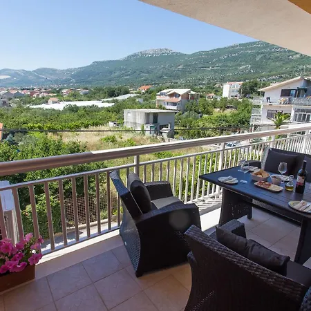 Moderne Ap- 2 Mit Pool Und Grill In Der Naehe Von Split Und Trogir By Interhome Kastela