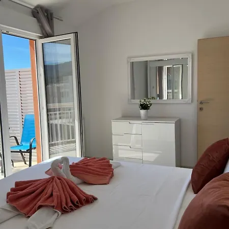 Moderne Ap- 2 Mit Pool Und Grill In Der Naehe Von Split Und Trogir By Interhome