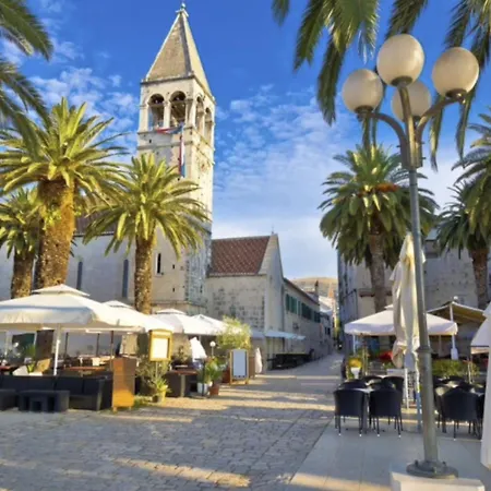 Moderne Ap- 2 Mit Pool Und Grill In Der Naehe Von Split Und Trogir By Interhome Apartman Kastela