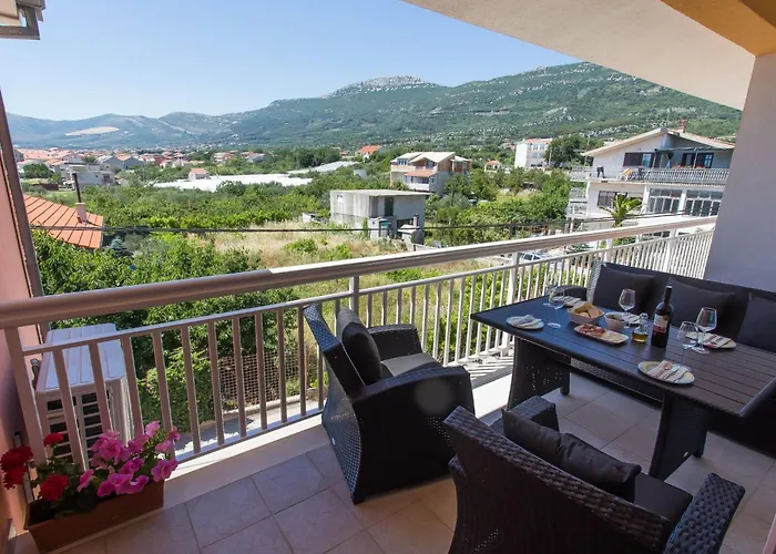 Moderne Ap- 2 Mit Pool Und Grill In Der Naehe Von Split Und Trogir By Interhome Kastela