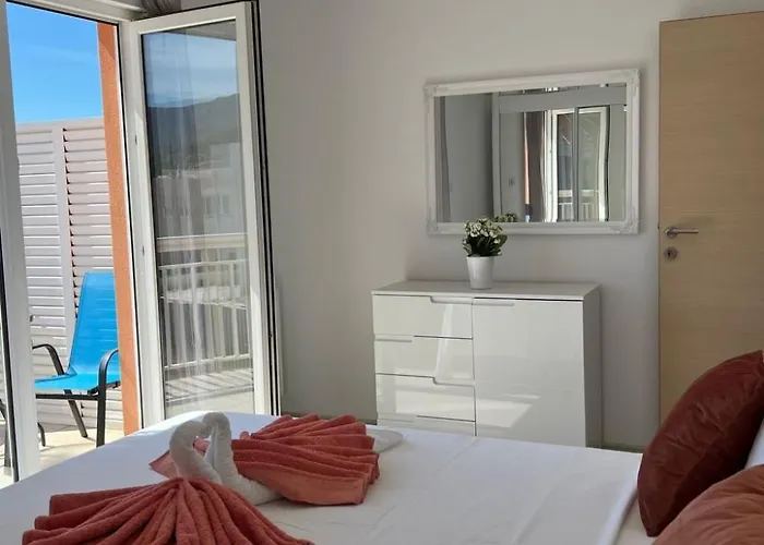 Moderne Ap- 2 Mit Pool Und Grill In Der Naehe Von Split Und Trogir By Interhome