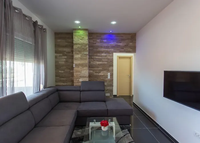 Moderne Ap- 2 Mit Pool Und Grill In Der Naehe Von Split Und Trogir By Interhome Apartment