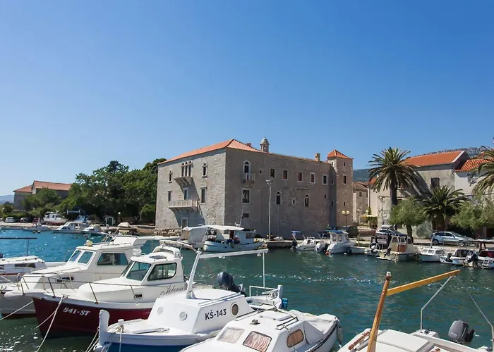 Moderne Ap- 2 Mit Pool Und Grill In Der Naehe Von Split Und Trogir By Interhome *