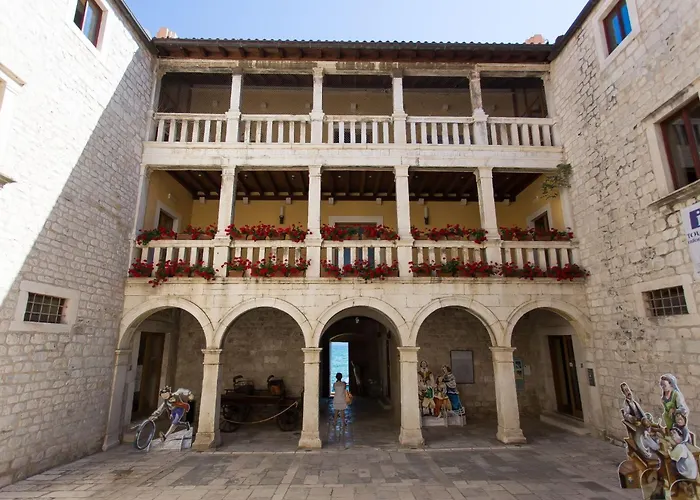 Apartment Moderne Ap- 2 Mit Pool Und Grill In Der Naehe Von Split Und Trogir By Interhome