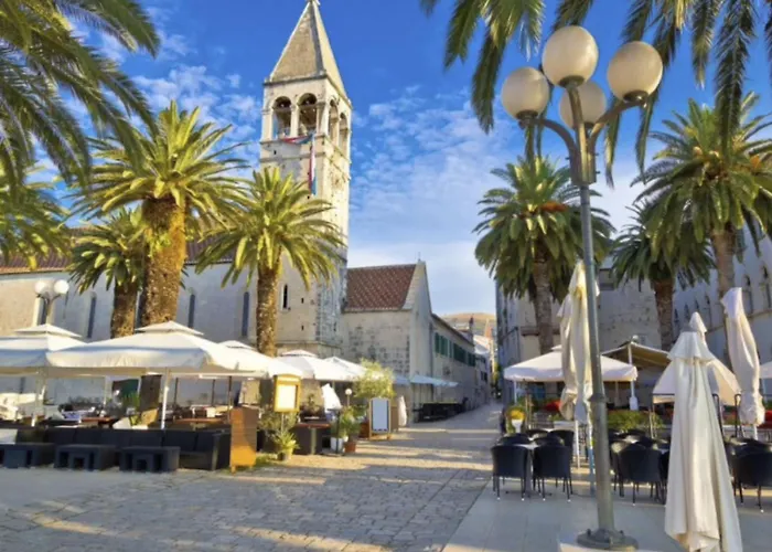 Moderne Ap- 2 Mit Pool Und Grill In Der Naehe Von Split Und Trogir By Interhome Apartment Kastela